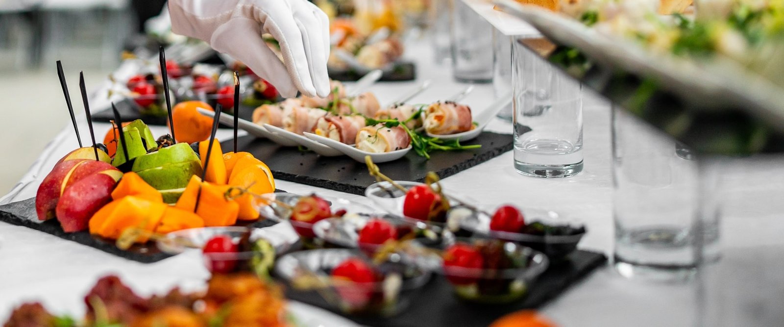 How Much Does Luxury Catering Cost in Dubai